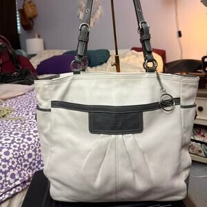 Vintage coach soho pleated gallery